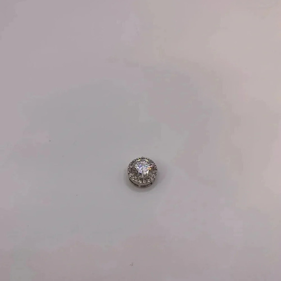 925 Sterling Silver CZ halo style pendant - Picture 3 of 4